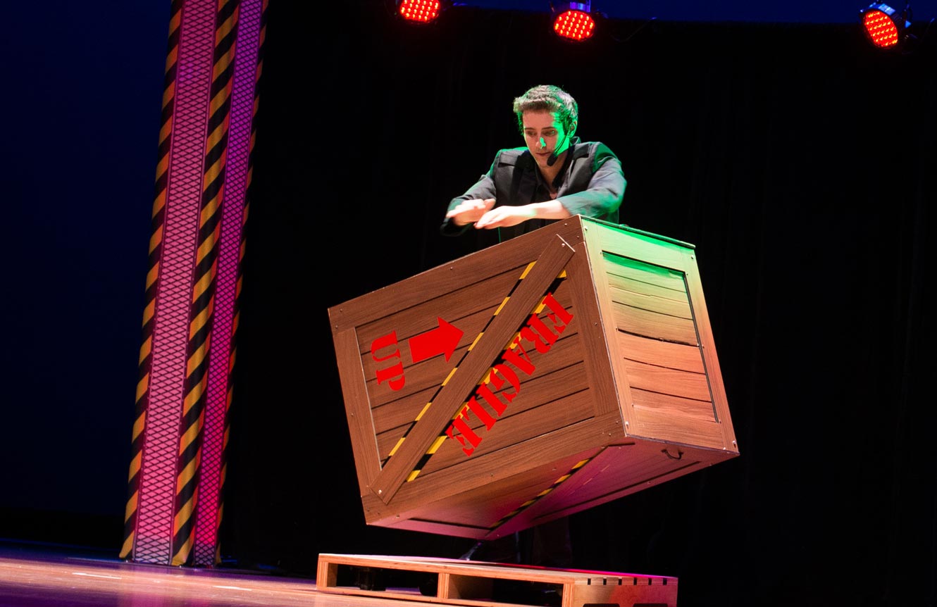 bar/bat mitzvah New York city Long Island Connecticut magician Eric Wilzig show entertainment illusionist 